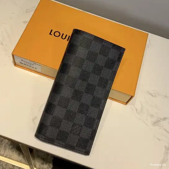 First bag ru ALEXANDRE LOUIS VUITTON WALLET 0610